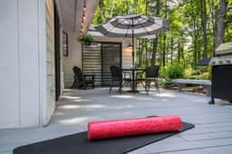 Holly Hill Hideaway