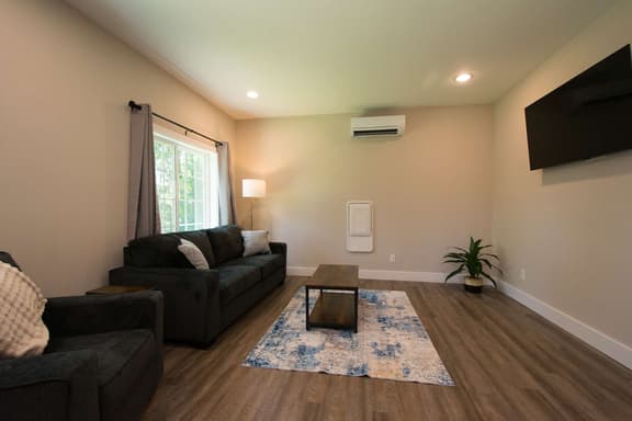 Druid Hills Escape II - Image 1