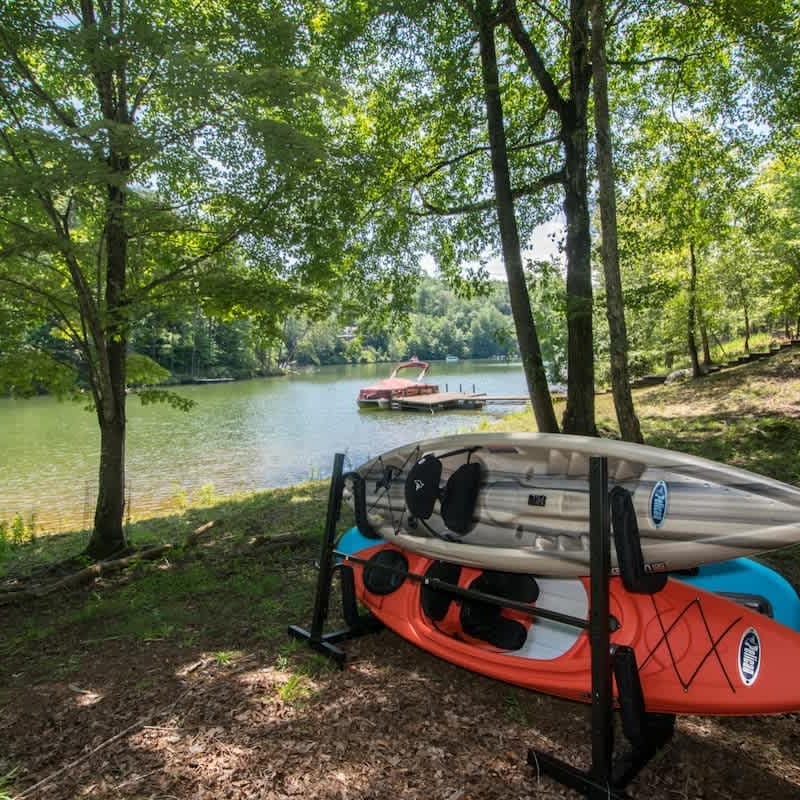 Lakefront Oasis